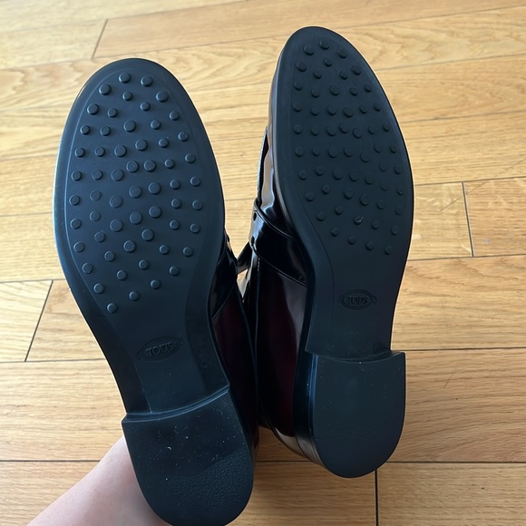 Tod’s Black and Burgundy Pull On Bootie - Picture 5 of 5